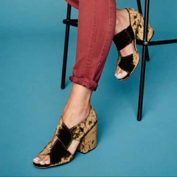 CAbi Shoes - ❤ CAbi Interlock Velvet Block Chunky Heels